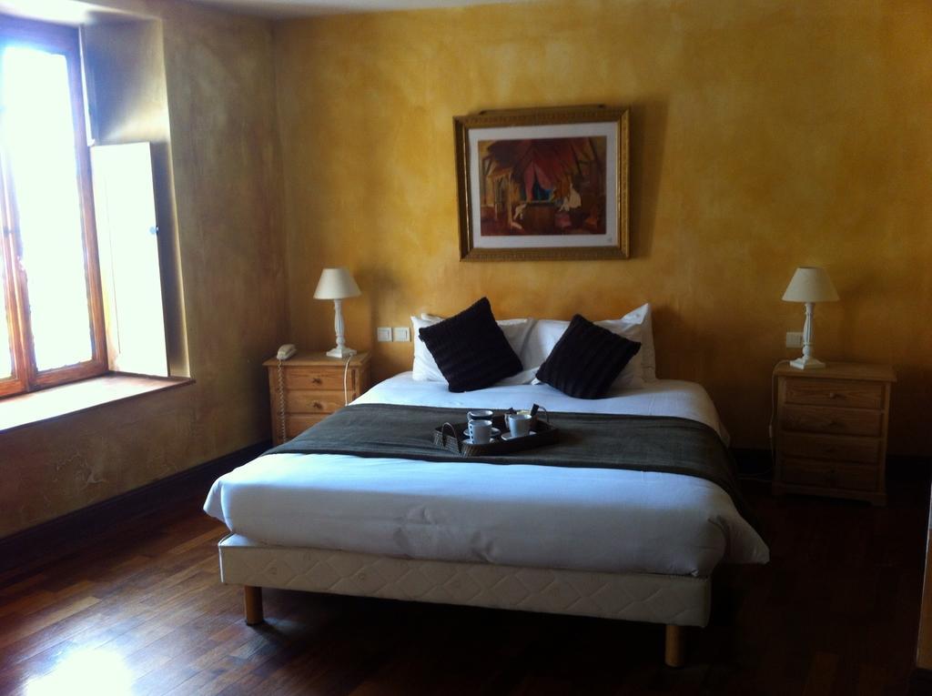 Le Thy Hotel Ploërmel Kültér fotó