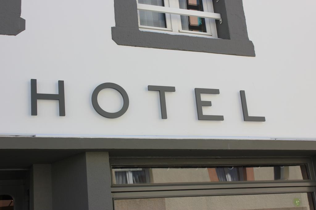 Le Thy Hotel Ploërmel Kültér fotó