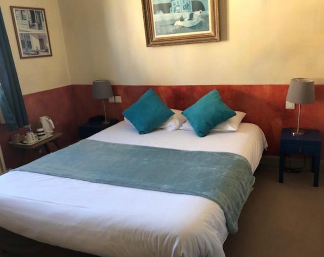 Le Thy Hotel Ploërmel Kültér fotó