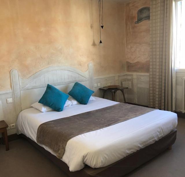 Le Thy Hotel Ploërmel Kültér fotó