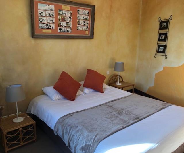 Le Thy Hotel Ploërmel Kültér fotó
